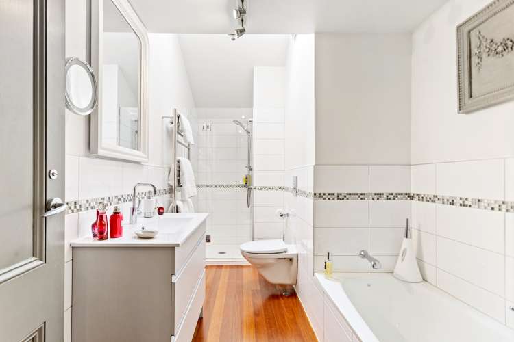 2/5b Eton Avenue Devonport_14