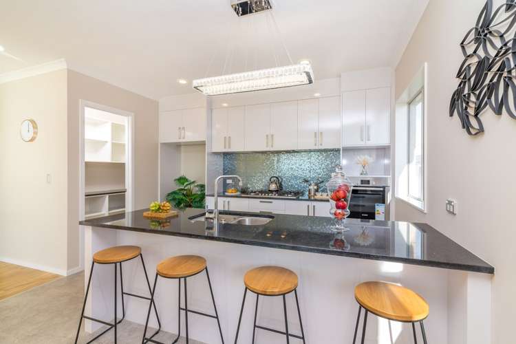 3 Iwinuku Crescent Wattle Downs_8