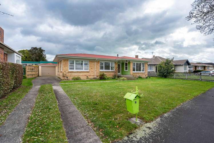 7 Scott Avenue Hamilton East_2