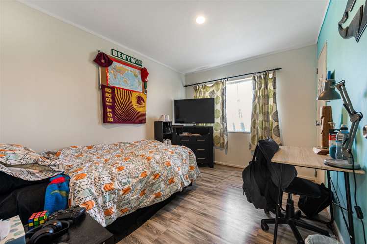 42 Manston Road Mangere_11