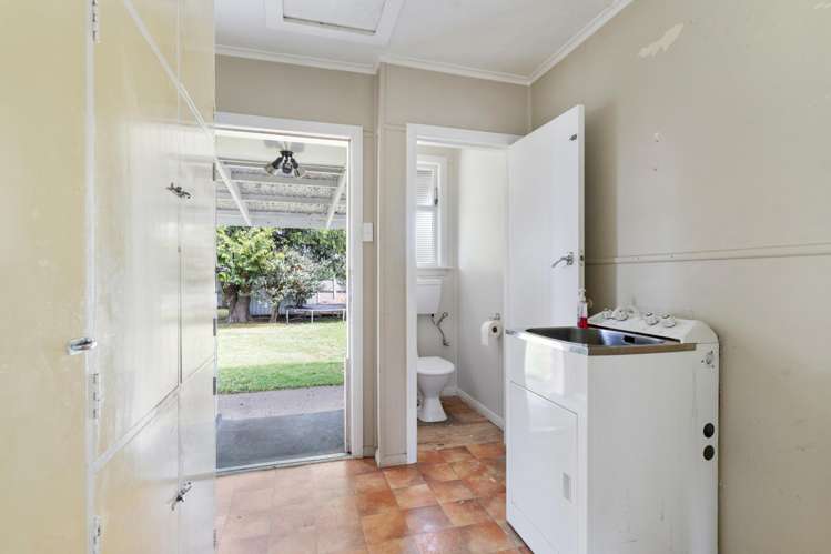 238 High Street North Carterton_8