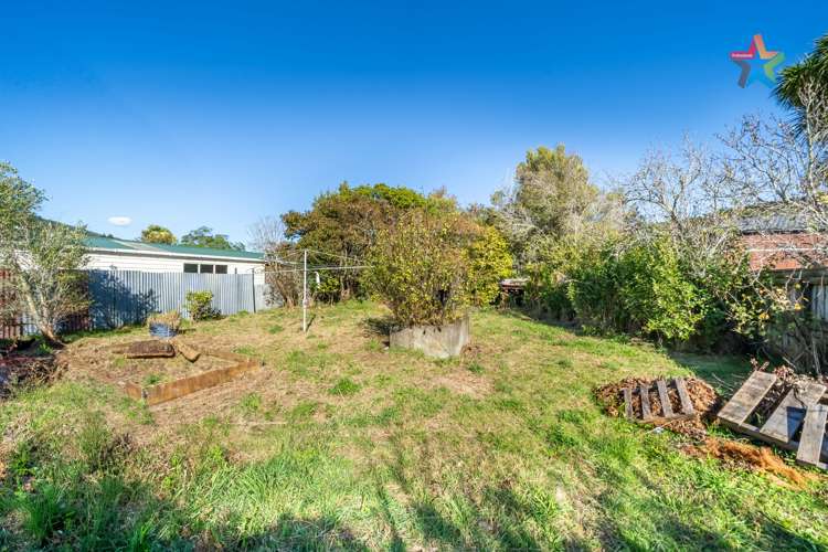 88 Main Road Wainuiomata_16