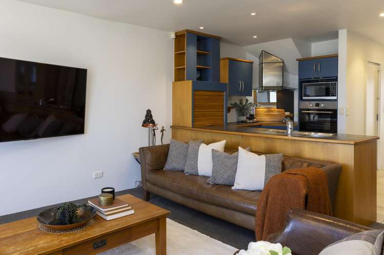 2/227 Lake Terrace Waipahihi_17