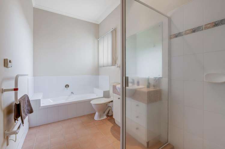 8 Trimaran Drive Gulf Harbour_11