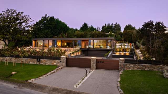 Lakeshore Living - Architectural Masterpiece