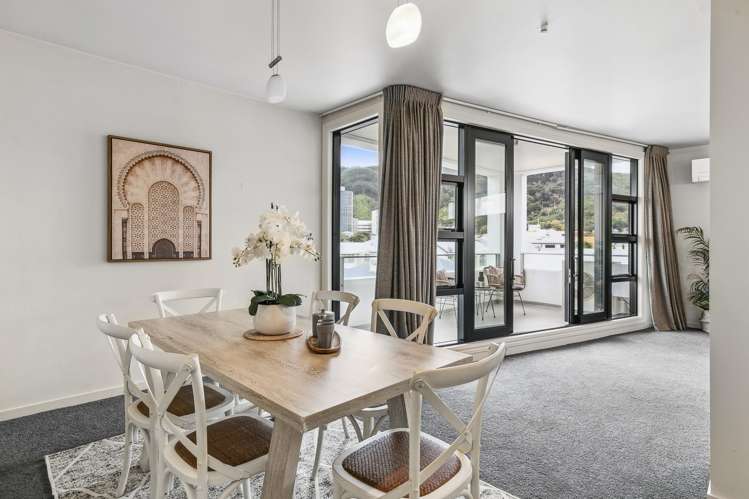 8/125 Thorndon Quay Pipitea_1