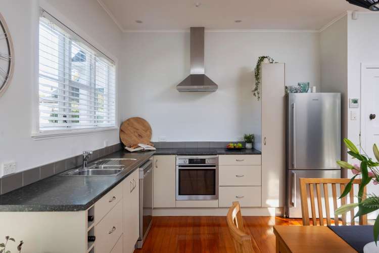 23 Tasman Avenue Mount Albert_11