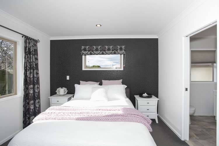 19 Meridian Grove Kelvin Grove_12