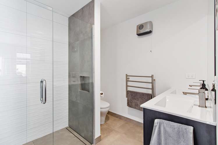 54 Meadowstone Street Gleniti_12