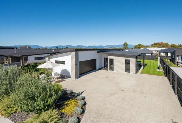 Contemporary Near New in Mapua Inlets