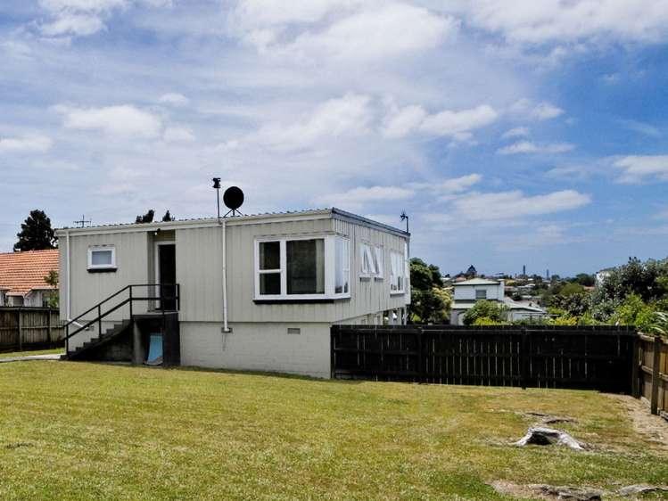 121 Mcleod Road Te Atatu South_15