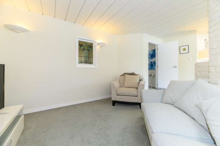 6 Bamfield Place Hillsborough_12