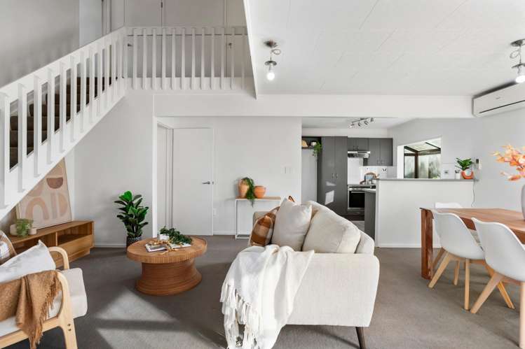 2/6 Lancaster Road Beach Haven_2