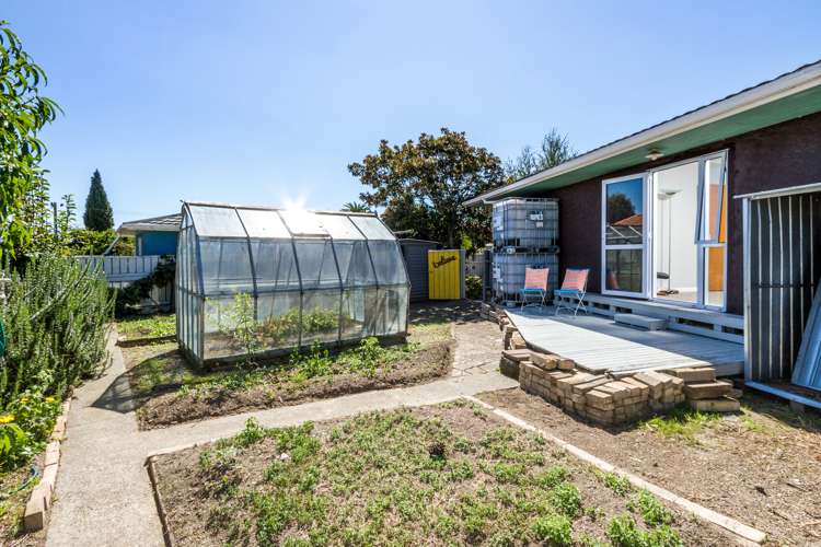 6 Lemari Avenue Stoke_19