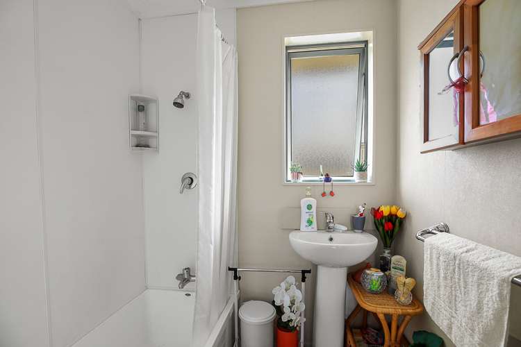 15 Raroa Road Paeroa_11