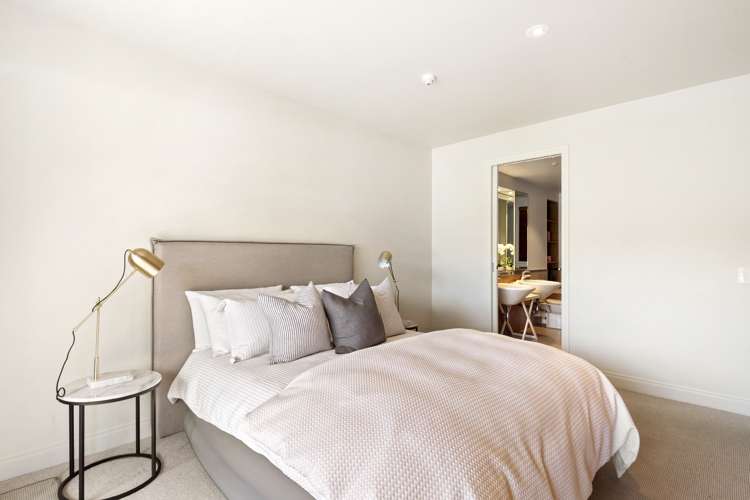 Ga/22 Pakenham Street Auckland Central_11