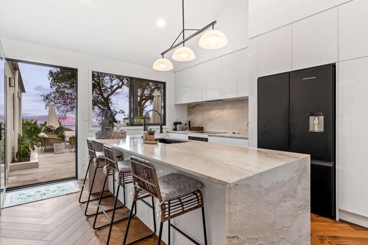 10 Zita Avenue Matakatia_6