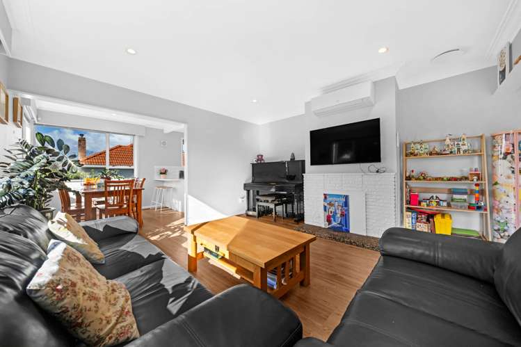 11 Tirimoana Road Te Atatu South_39
