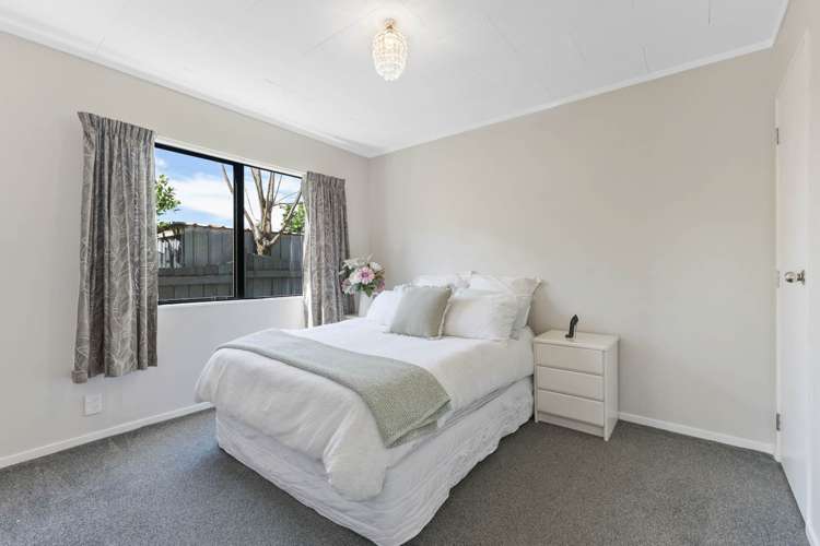 7A & 7 Gleneagles Grove Wattle Downs_22