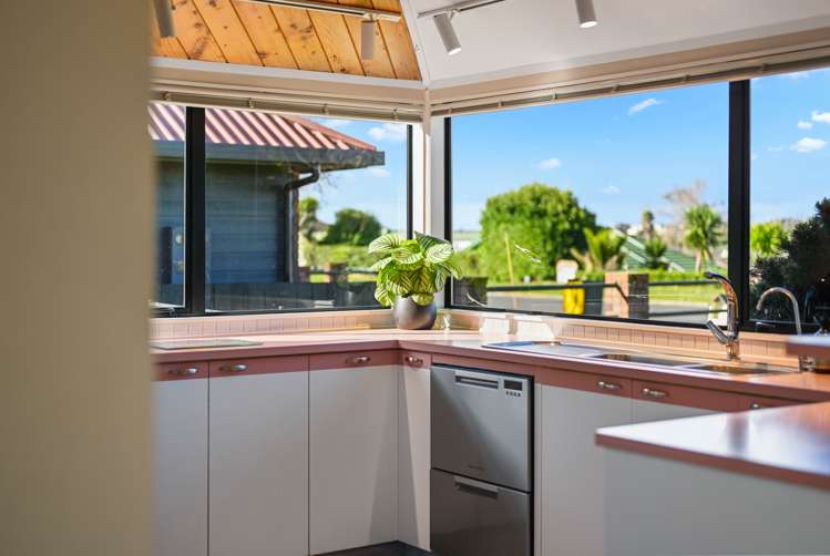 28 Church Road Pukete_6