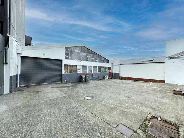 383m&sup2; Onehunga Warehouse & Office