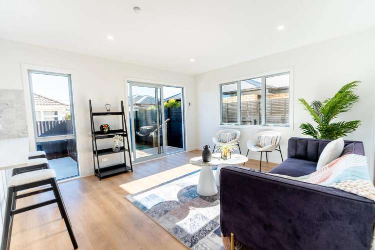 1/75 Barton Street Woolston_3