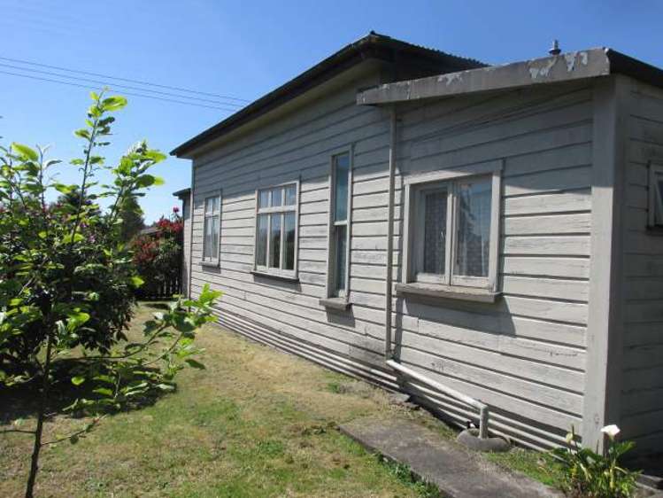 85 Shiel Street Reefton_13