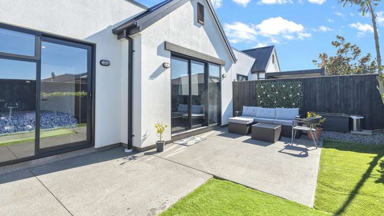 73 Faringdon Boulevard Rolleston_16