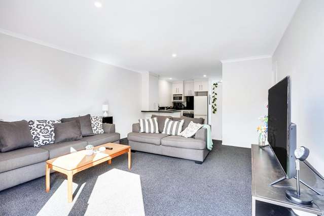 2/12 Beaumont Street Hamilton East_2