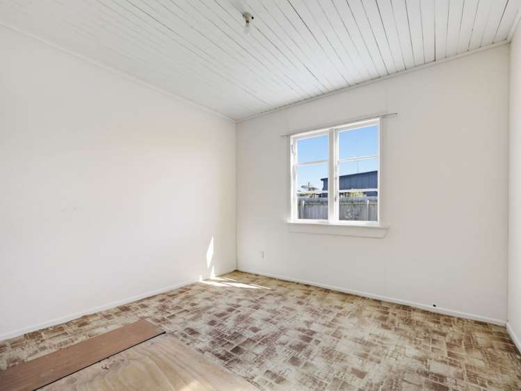 24 Linklater Ave Foxton Beach_11