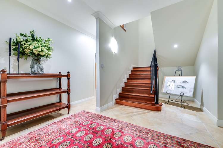 145 Lake Crescent Hamilton Lake_8