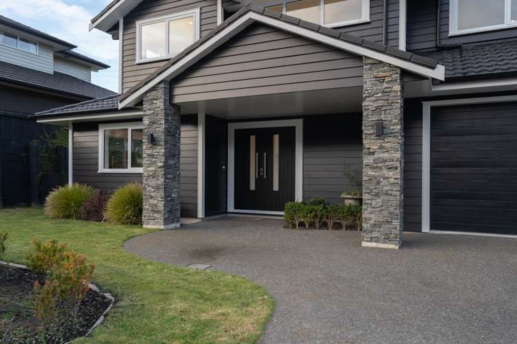 100 Melksham Drive Churton Park_36