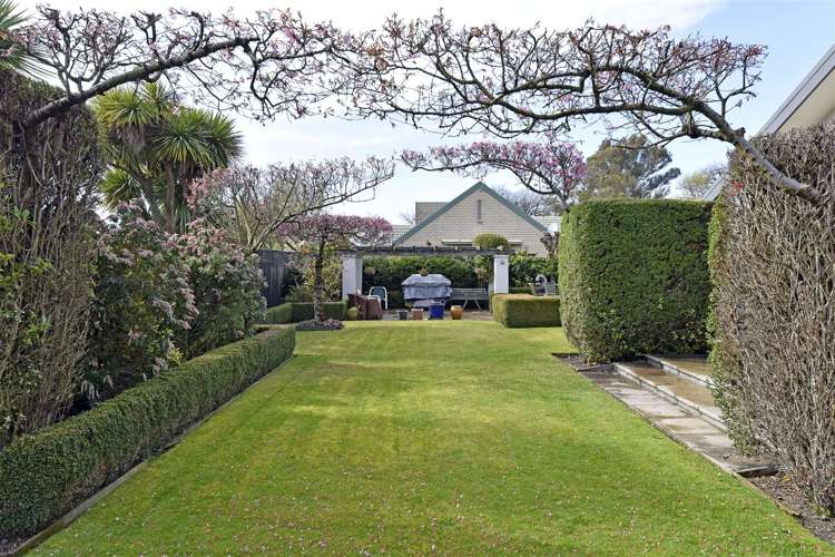 27 Acorn Close Waltham_21