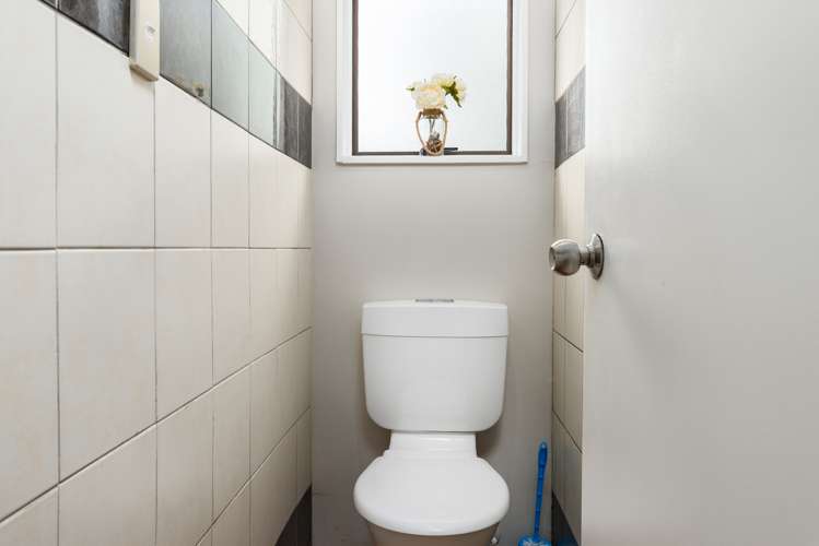 180 Solar Road Glen Eden_12