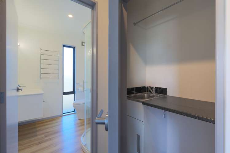 45 Saint Lawrence Street Toi Toi_18