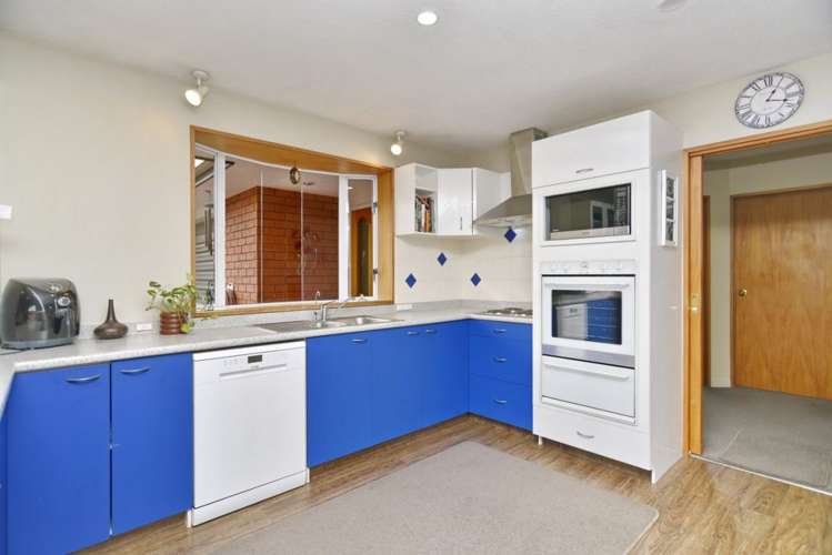 2/66 Dunedin Street Redwood_9