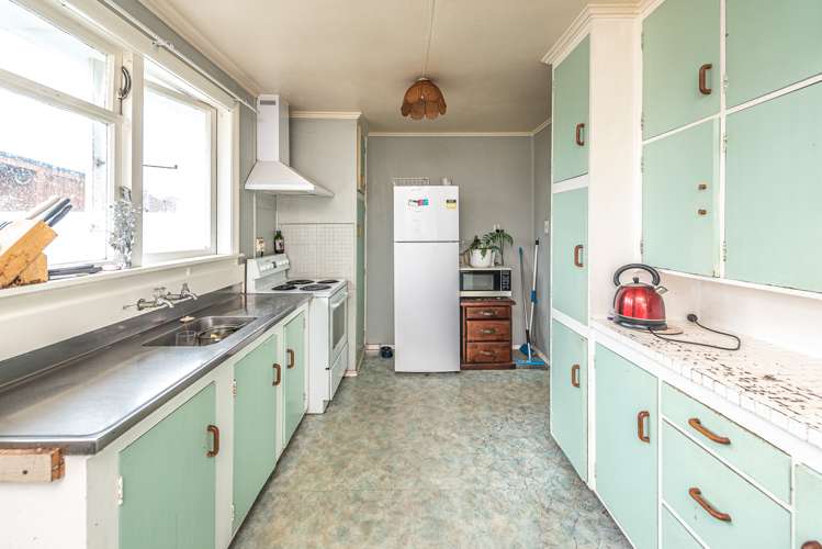 15 Churchill Crescent Tawhero_5