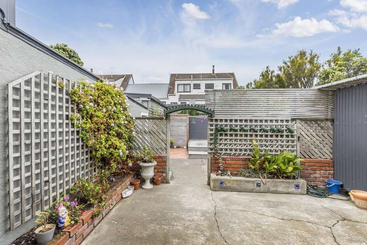 101 Apu Crescent Lyall Bay_15