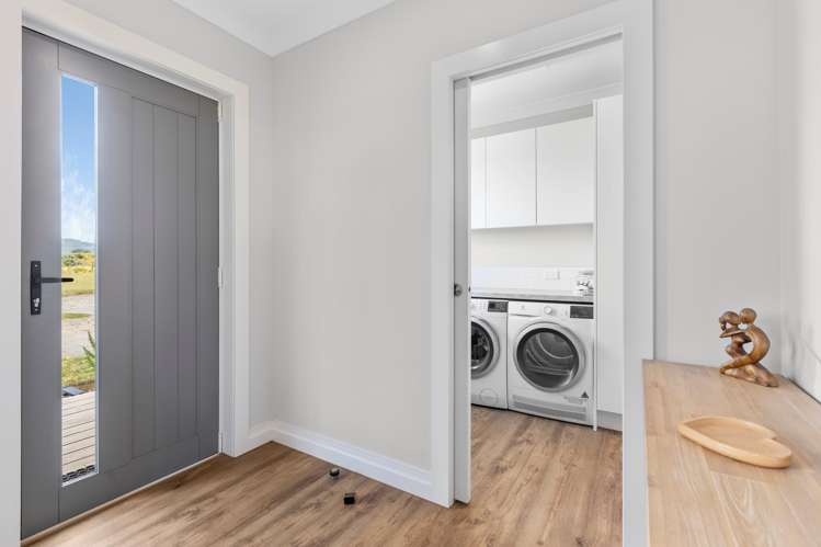 11 Leith Road Okato_14