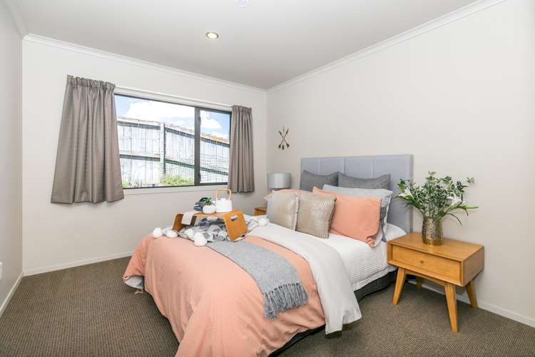 24 Pointon Glade Grandview Heights_15