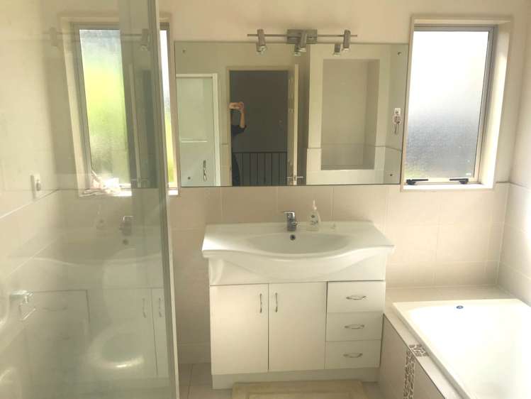 8 Gibbston Crescent Flat Bush_4