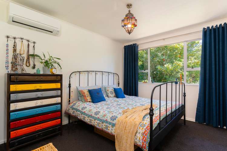 9 Cyril Way Paparangi_12