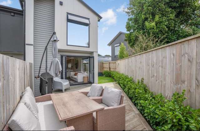 Stylish Townhouse in Avalon – Modern Living Awaits