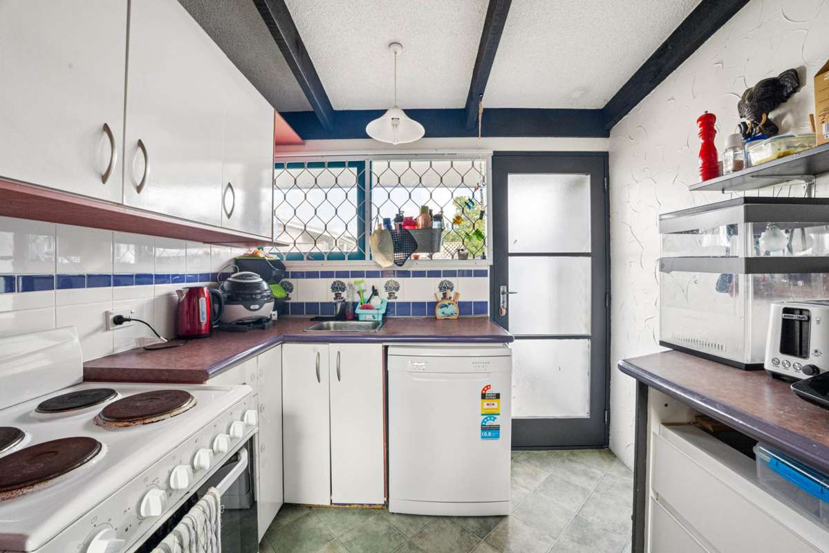 2/9 Poinsettia Place_1