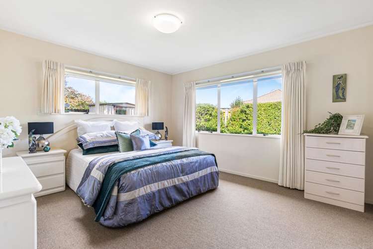 41 Headcorn Place Botany Downs_12