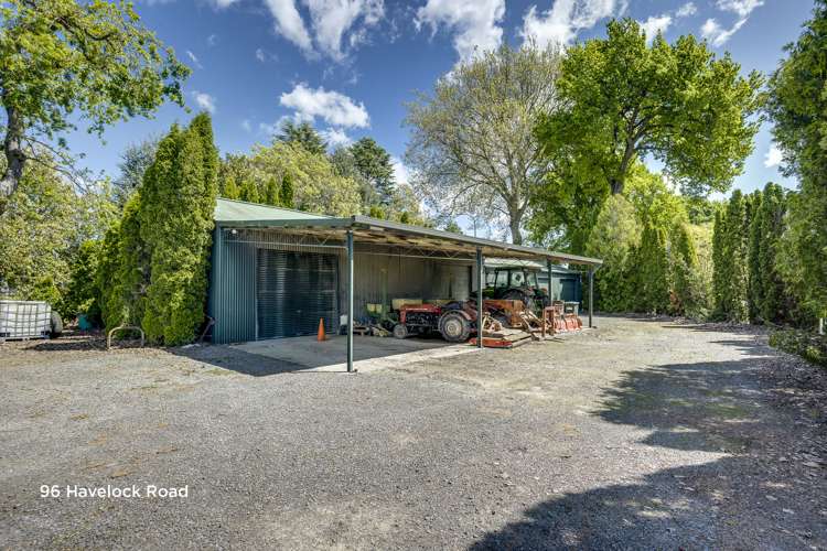 76, 96, 98 Havelock Road Havelock North_10