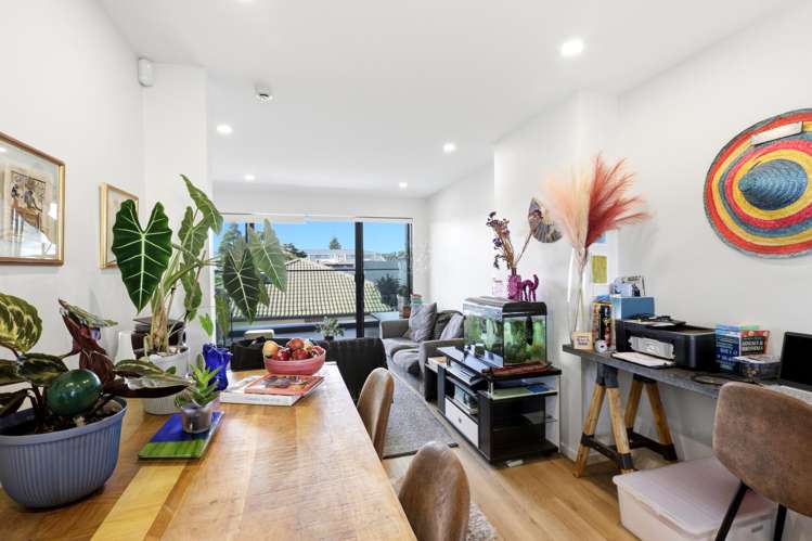 8/35 Centreway Road Orewa_20