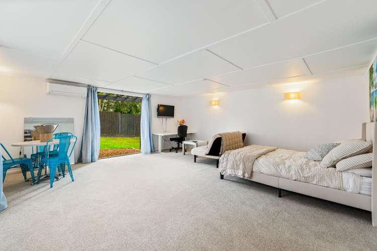 279 Royal Road Massey_16