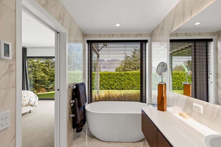 54 Falconer Rise Jacks Point_19