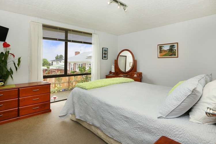 2/88 Roberts Road Te Atatu South_7